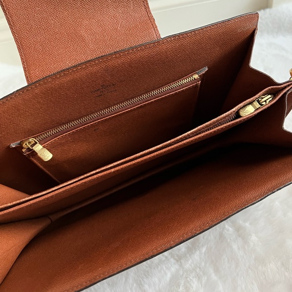 Authentic Louis Vuitton Courcelles Shoulder Bag/ Crossbody - Picture 8 of 15